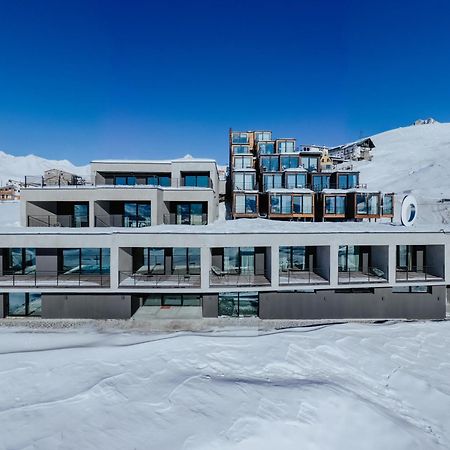 Quadrum Hotel Goedaoeri Buitenkant foto